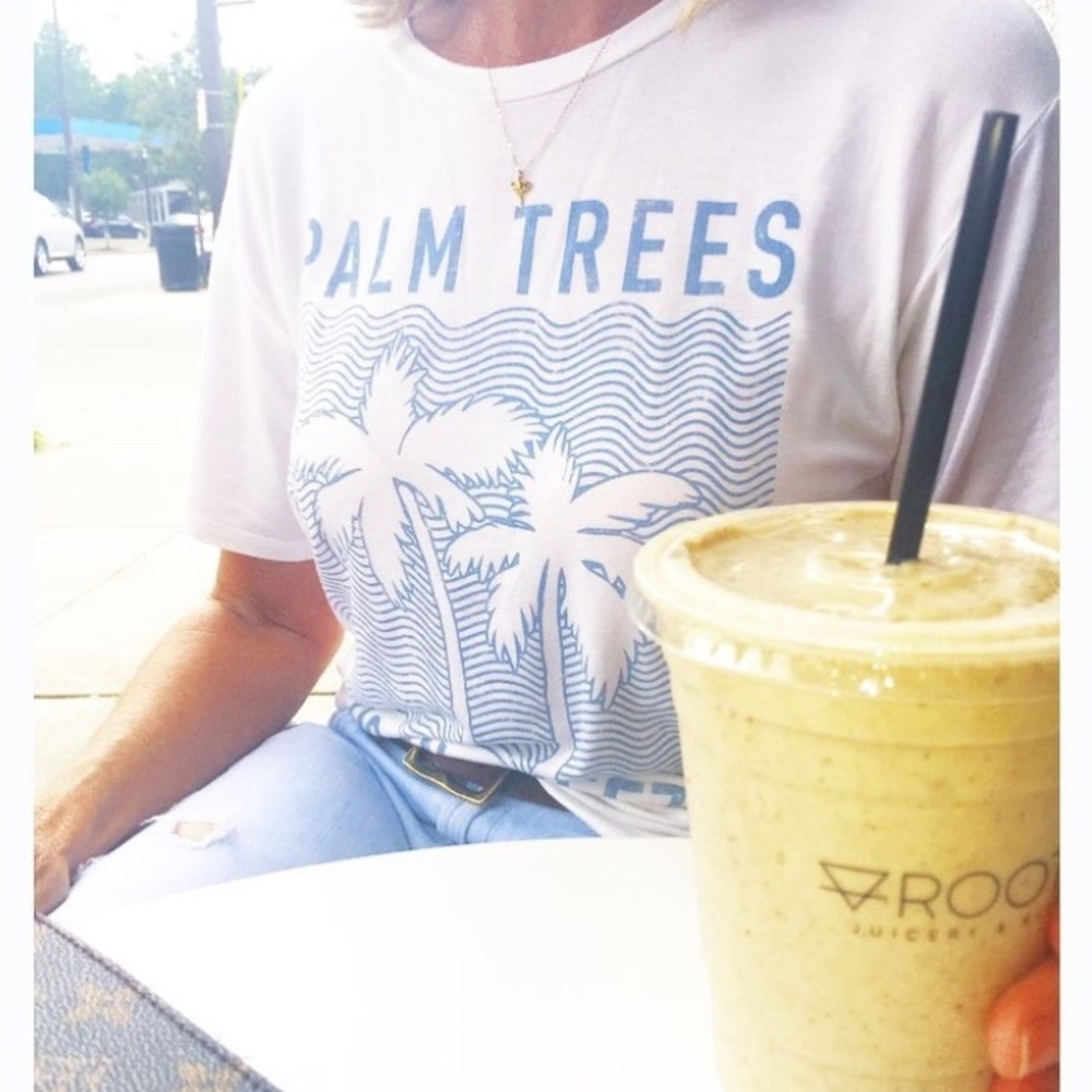 Graphic beach tee!